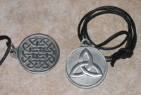 Pendant_Eternity_Trinity_Knot